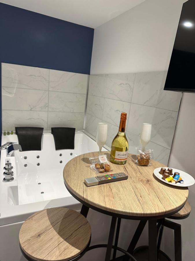 Les Bulles De Mona "Le Wilson" Apartman Villeurbanne Kültér fotó
