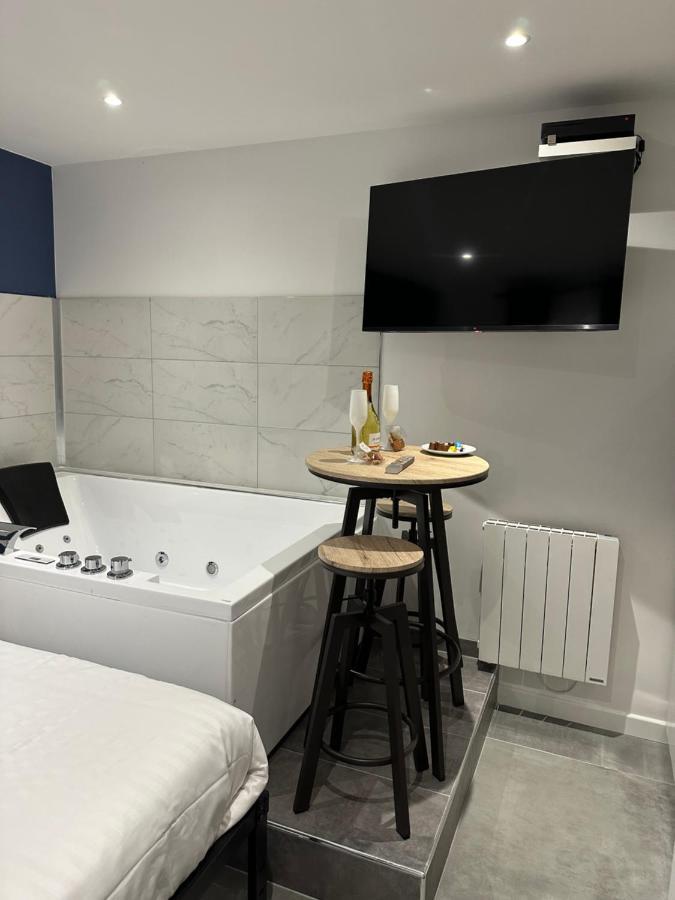 Les Bulles De Mona "Le Wilson" Apartman Villeurbanne Kültér fotó